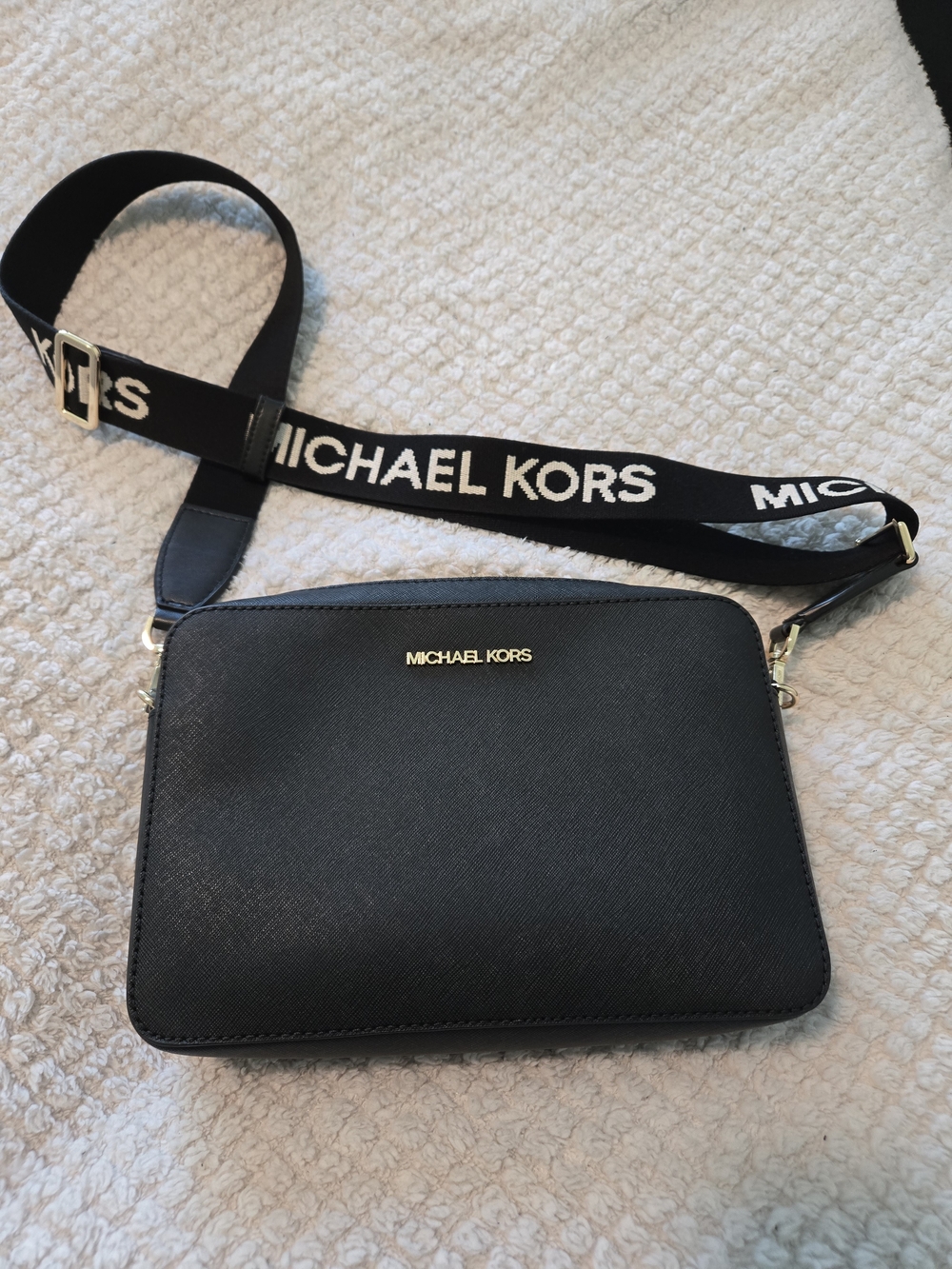 MICHAEL KORS Black Crossbody Jet Set Saffiano with Logo Strap